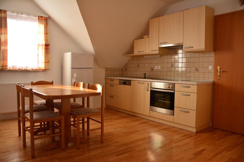 Apartments Gatej Cerkno Eksteriør billede